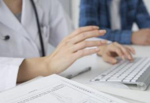 Afzondering en teleconsultatie: wat met het overmaken van voorschriften?